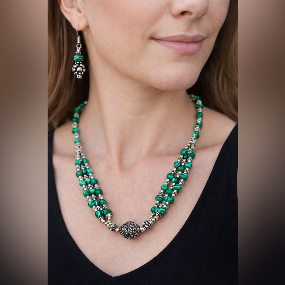 Western Fashion Accessories Green Malachite Beaded Necklace & Earrings‎ Set